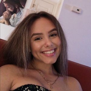 Meet your Posher, Gabriela